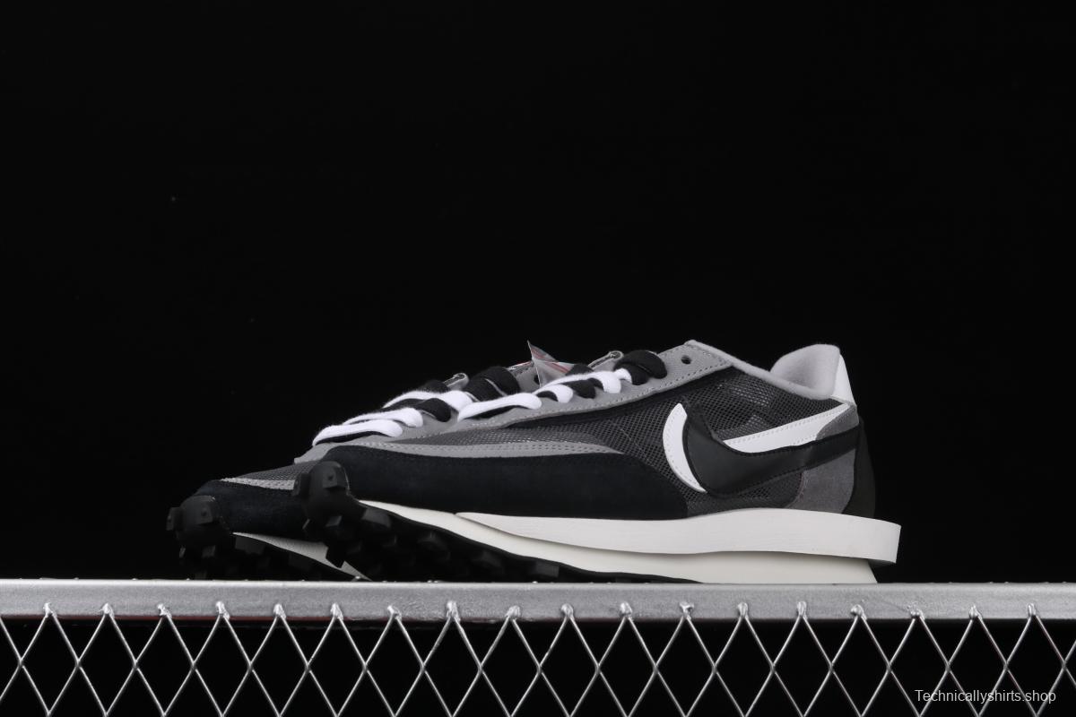 Sacai x NIKE LVD Waffle Daybreak co-signed catwalk style net gauze leather splicing double hook Swoosh running shoes BV0073-001