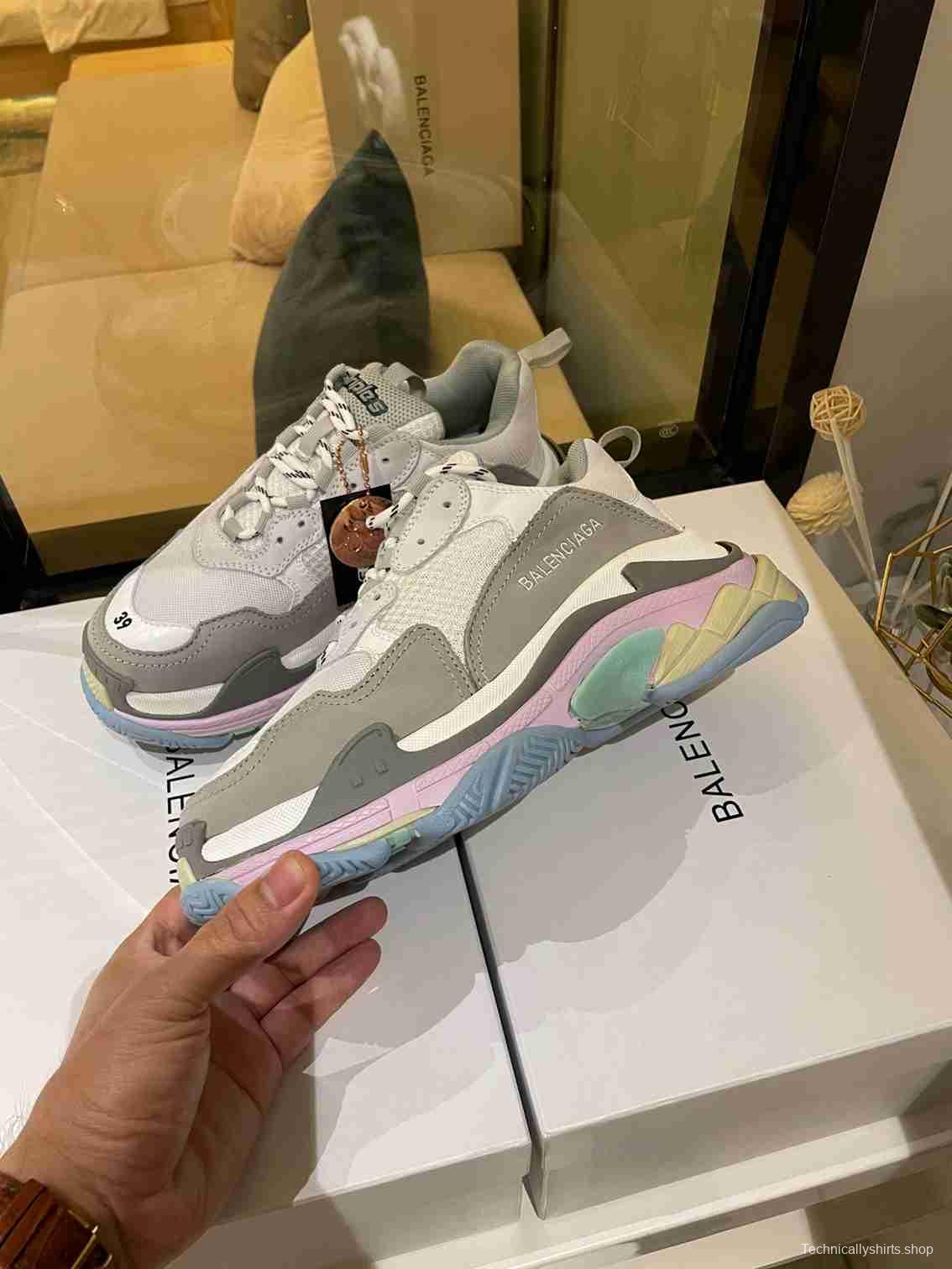 Men/Women Balenciaga Triple S Sneaker Grey Item Ab5580330