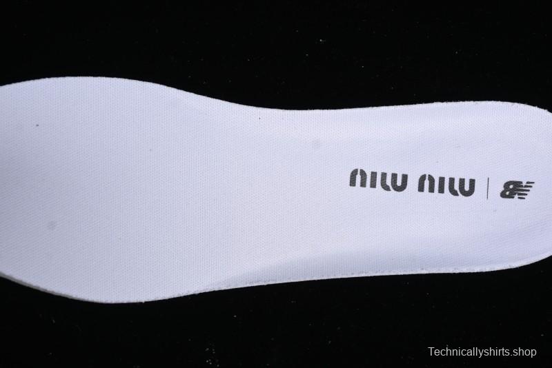 Miu Miu x New Balance 530 Low-Top Retro Running Sneakers with Deconstructed Design - 38165