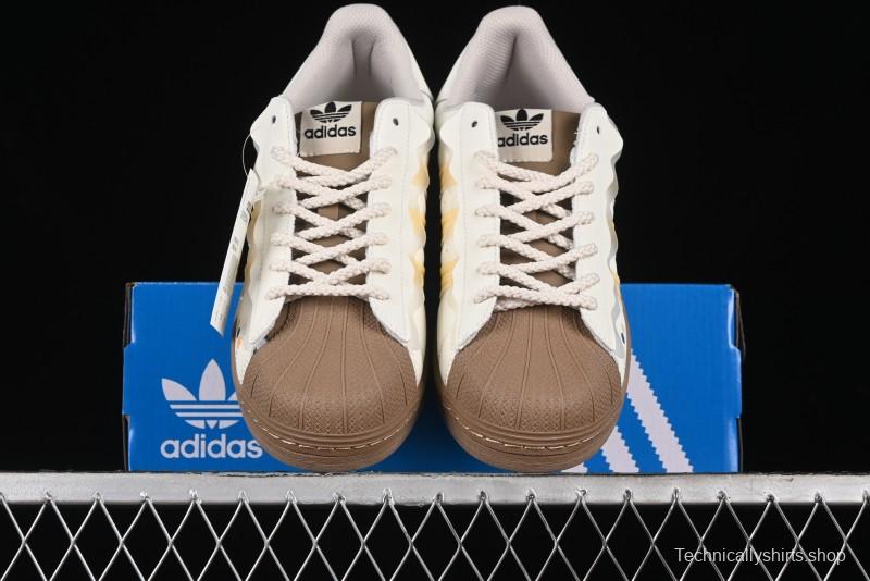 Adidas Superstar GW4440 Casual Sneakers with Shell Toe Design - GW4440