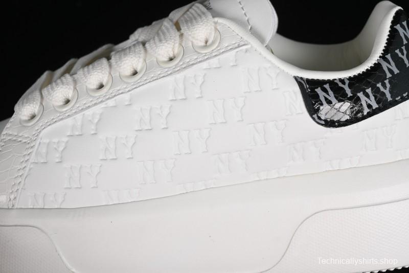 New York Yankees MLB Bigball Chunky Embo Monogram Platform Sandals - 3ASXEMN4N50BKS