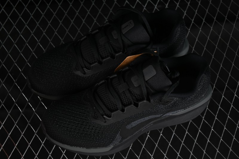 Nike Zoom Winflo 11 Breathable Mesh Cushioned Running Shoes with Air Cushion - FJ9509-002