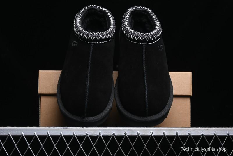 UGG Classic Mini II Snow Boots with TREADLITE Outsole - 5955