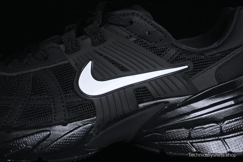 Nike Runtekk V2K Low-Top Retro Running Shoes with Cushlon Foam and Distressed Midsole - HQ1582-001