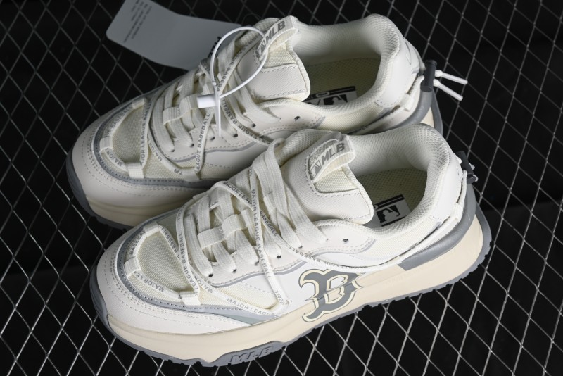 New York Yankees Chunky Runner Basic Lace-Up Lightweight Casual Sneakers - 3ASHCRR3N43WHS