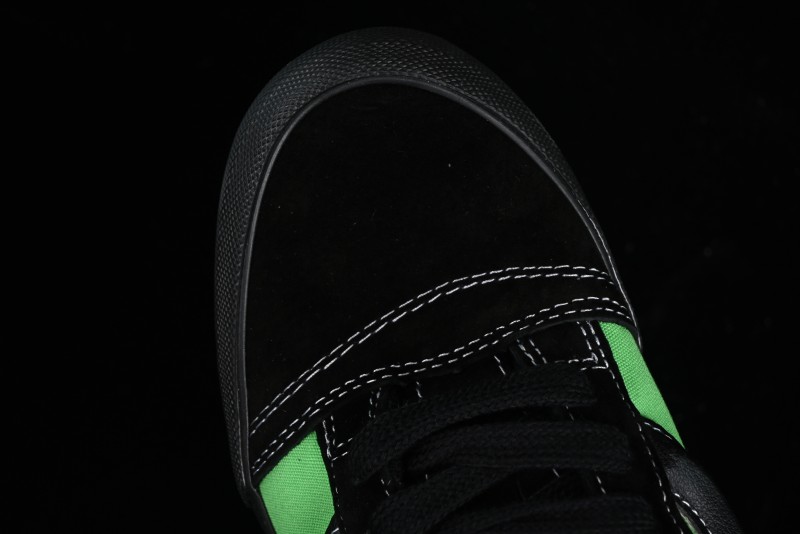 Vans Classics Knu Skool Retro Sneakers with Thickened Tongue and Enlarged Toe - VN0009QCSWE