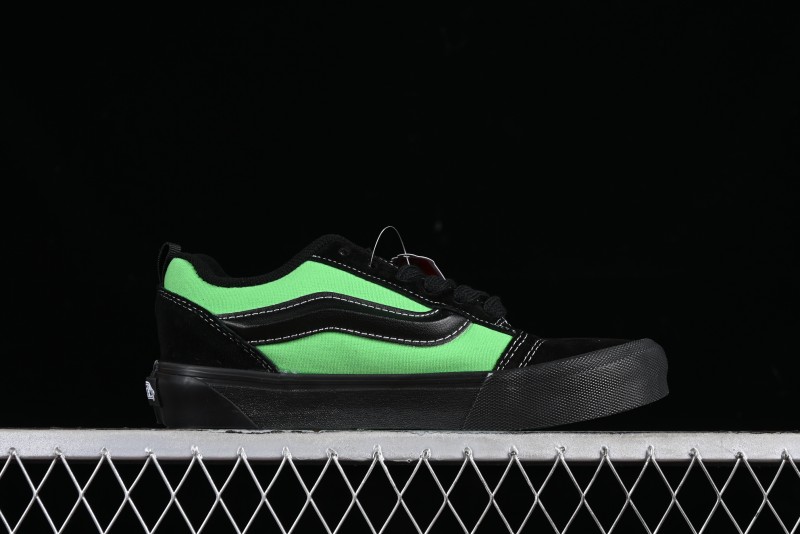 Vans Classics Knu Skool Retro Sneakers with Thickened Tongue and Enlarged Toe - VN0009QCSWE