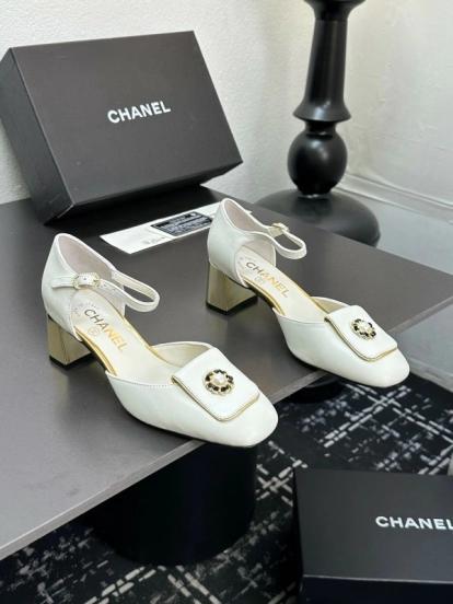2025 Women Chanel White Leather Chunky Heel Metal Decoration LY00360