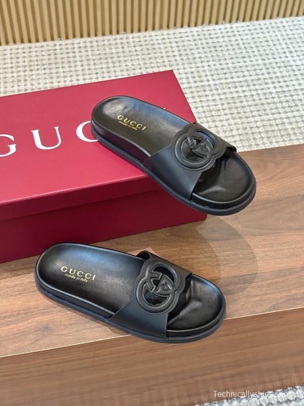 2025 Women Gucci Black Leather Slippers Interlocking G LY00230