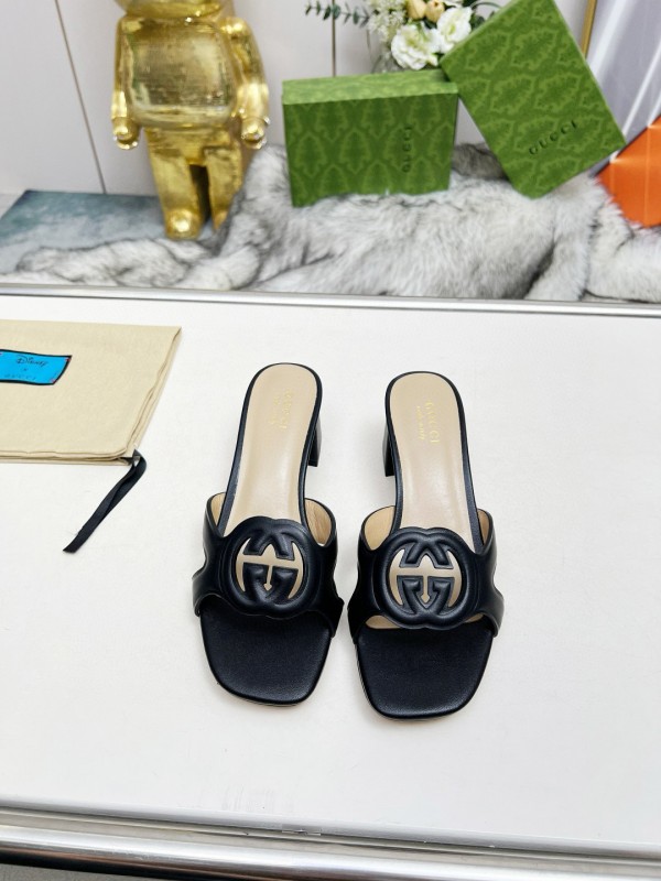 2025 Gucci Black Leather Slippers