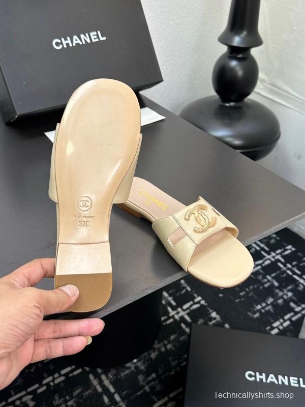 2025 Slippers Chanel Beige Leather Slippers