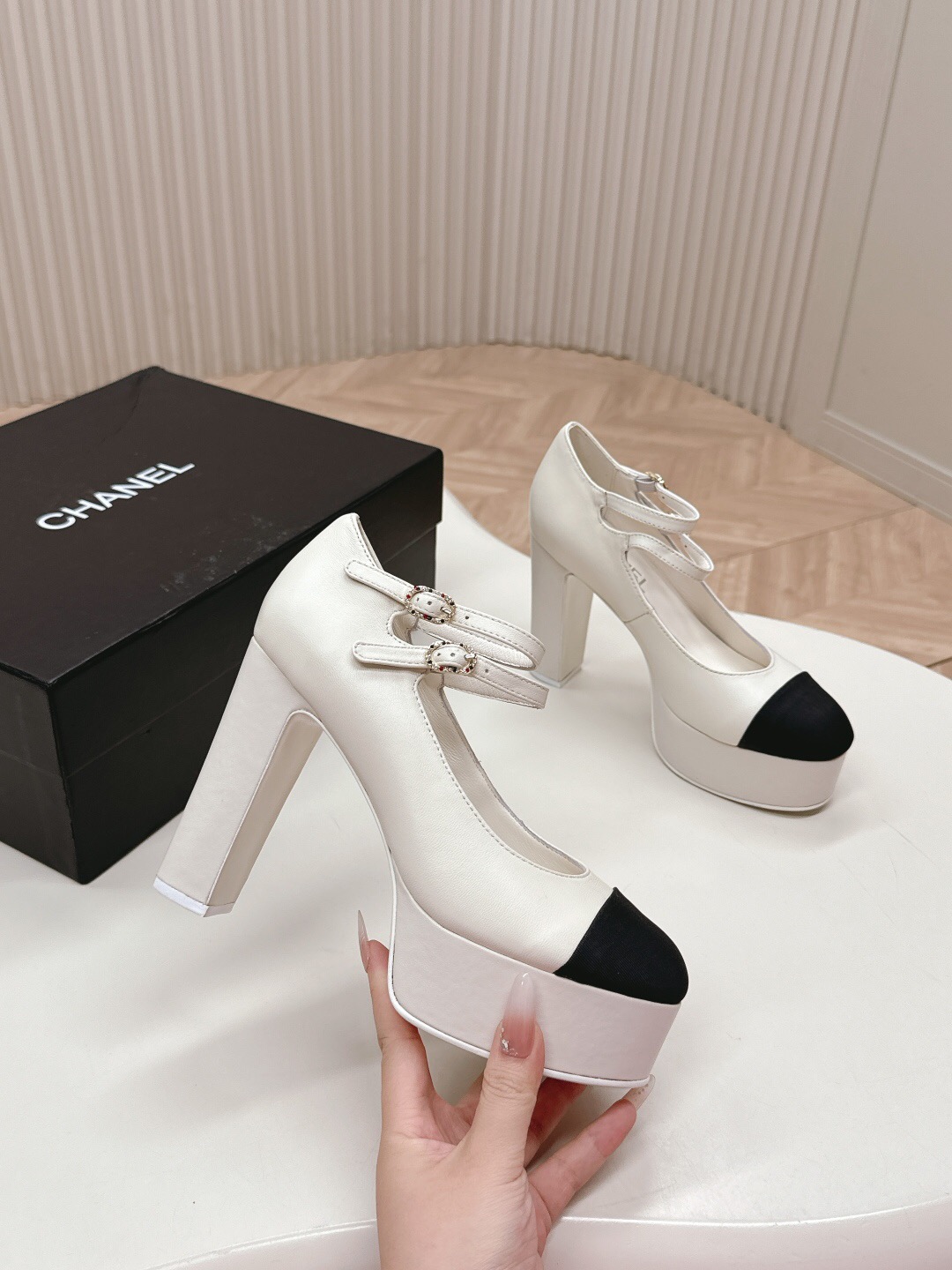 2025 Women Chanel White Black Leather Platform Mary Jane KFY00350