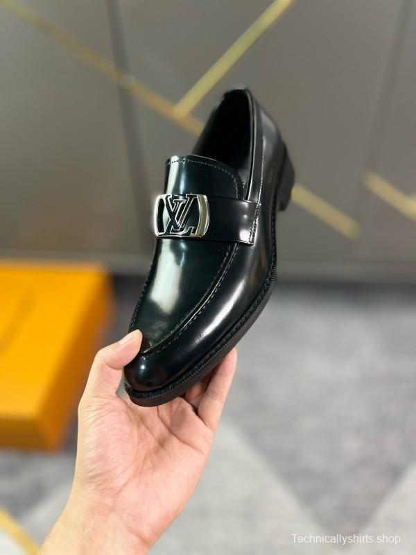 2024 Men Louis Vuitton Black Leather Loafer MJ00290