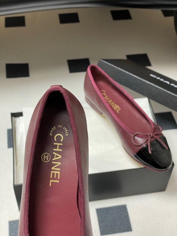 2025 Women Chanel Purple Black Leather Ballet Flats KFY00320