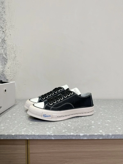 2025 Unisex VISVIM Black Canvas Sneakers KFY00260