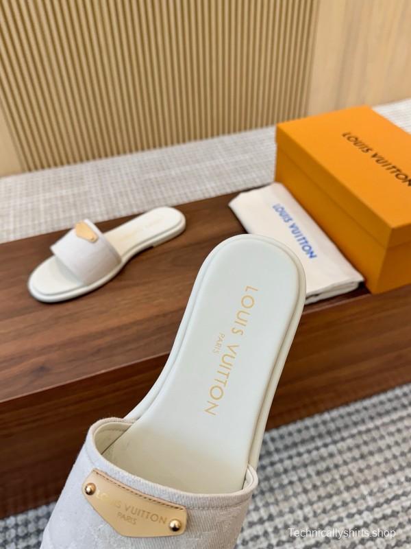 2025 Women Louis Vuitton White Leather Slippers LY00200