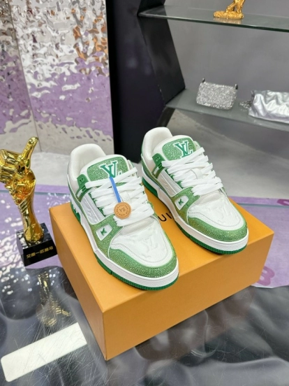 2025 Unisex Louis Vuitton Green White Leather Canvas Plimsolls Handcrafted Diamonds AS00400