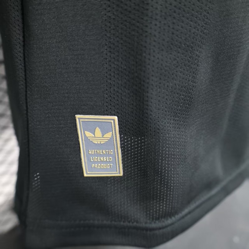 Player Version 25/26 Liverpool Black Jersey