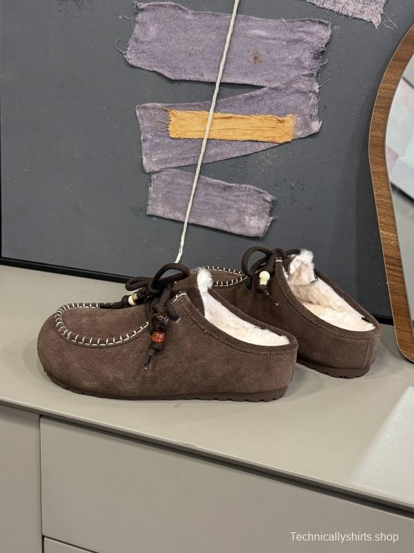 UGG 2025 Spring/Summer Collection Plush Wool Slippers with Vintage Buckle - KFY00240