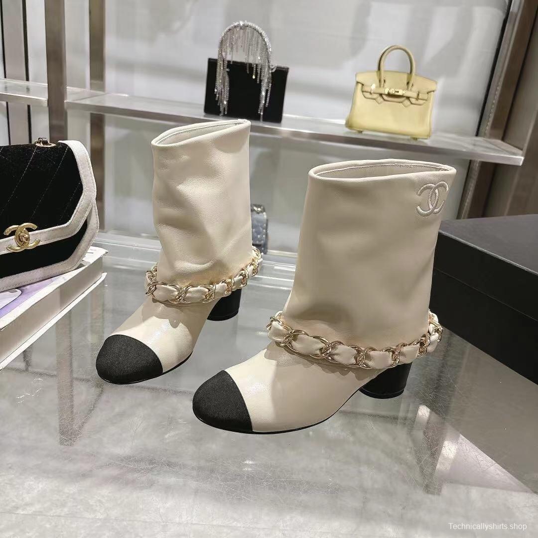 Chanel 2025 SS Runway Turn-Cuff Large Chain Block Heel Boots - LY00410