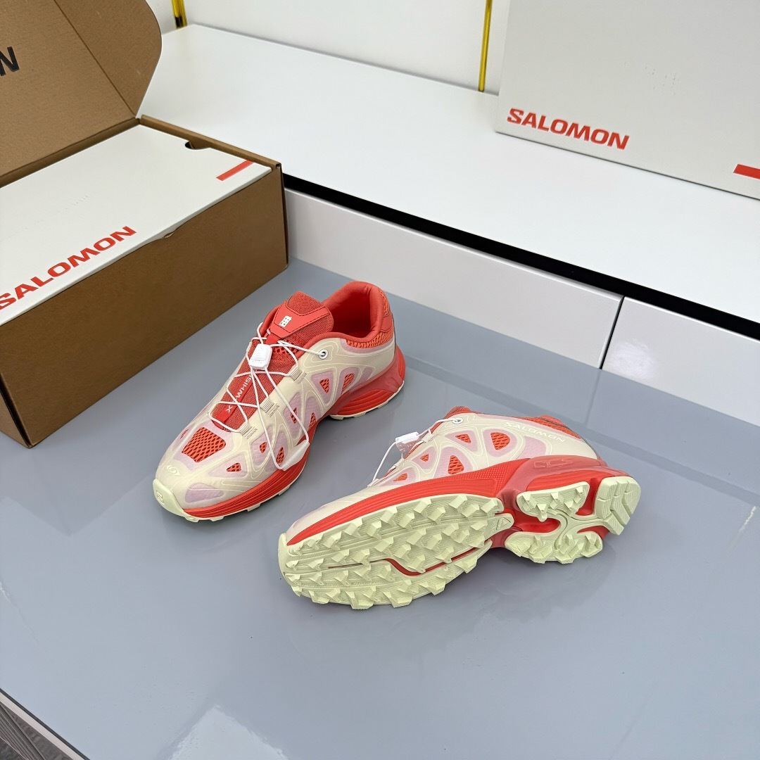 Salomon XT Whisper Casual Shoes with Thick Sole and Color Blocking - LY00310