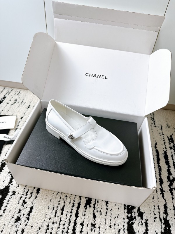 Chanel 2025 SS Loafers Classic Elegant Design - KFY00320