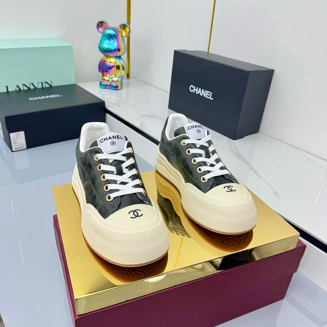 Chanel 2025/SS Small Fragrance Loafers Panda Shoes Original Calfskin - LY00310