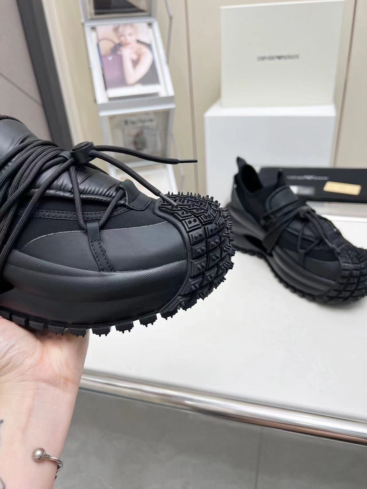 Armani 2025/SS Men's Sneakers with Tire Sole and Drawstring Design - LY00420