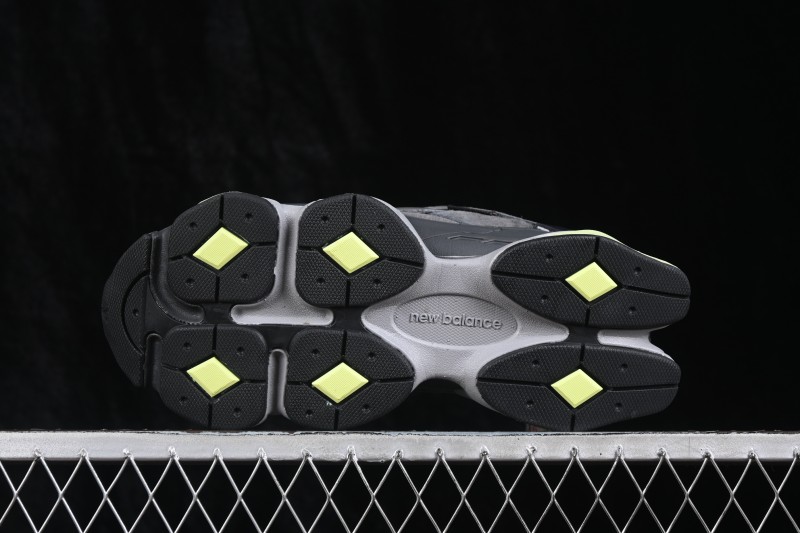 New Balance Retro Casual Running Shoes with ABZORB Cushioning and Suede Overlays - U90602P8