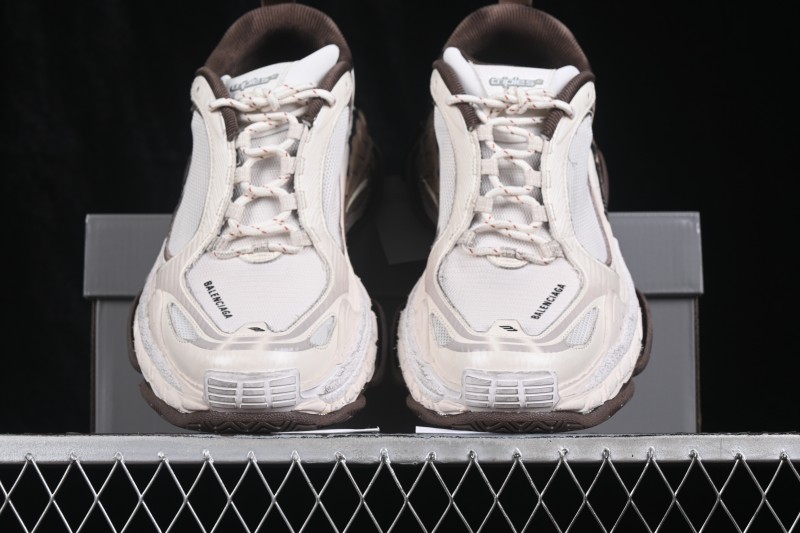 Balenciaga Triple S 2 Retro Running Shoes with Chunky Sole Design - WTRS22290