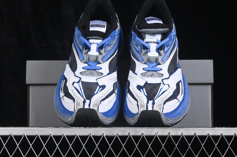 Balenciaga Jet Embossed Print Round-Toe Chunky Low-Top Dad Shoes - WMRTN9041