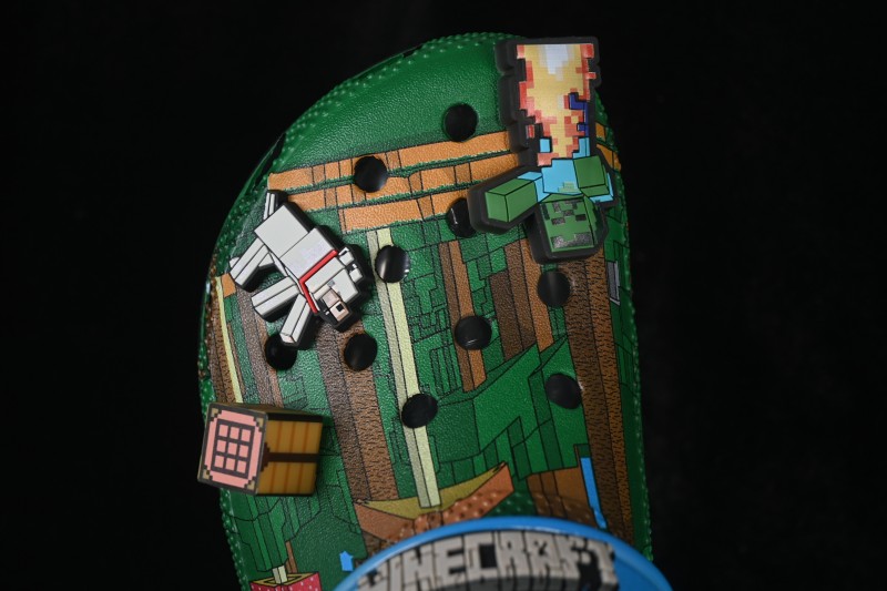 Crocs Classic Clog EVA Unisex Comfort Clogs with Minecraft Graphic Design - Minecraft x Crocs Classic Clog Green Blue