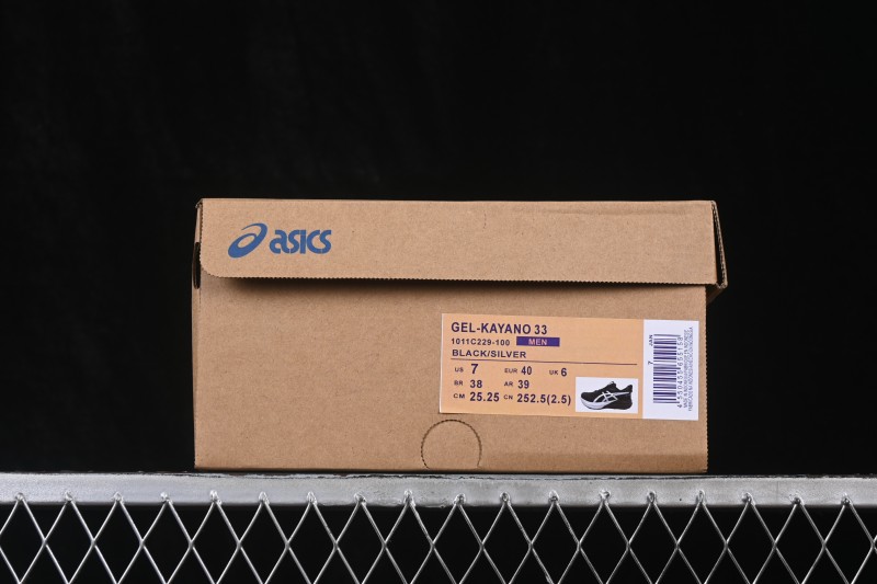 Asics Gel-Kayano 33 Running Shoes with Breathable Mesh and Professional Cushioning - 1011C229-100