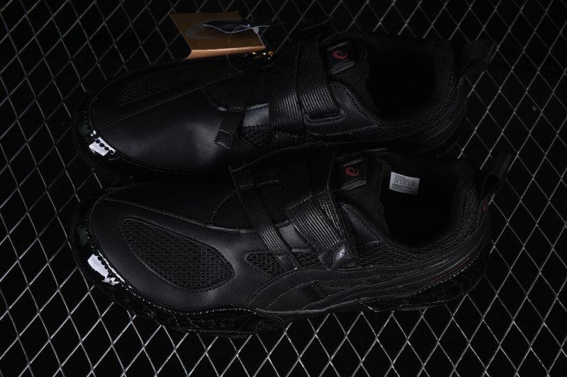 Issey Miyake x Asics Hyper Taping Retro Running Shoes with Breathable Lightweight Sole - 1203A819-001