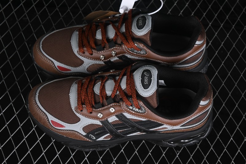 Asics Gel-NYC 2.0 Retro Running Shoes with Breathable Mesh and Suede Upper - 1203A896-200