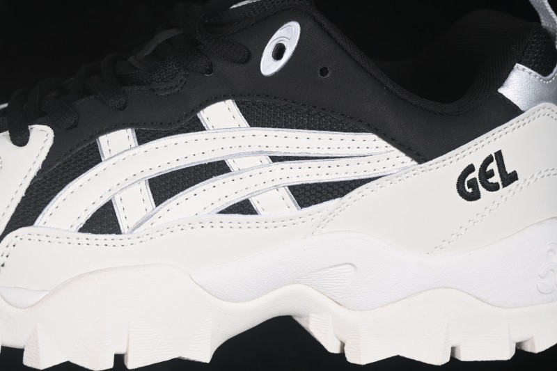 Asics Gel-Truck Hiking Shoes with Comfort Fit and Durable Grip - 1203A485-002