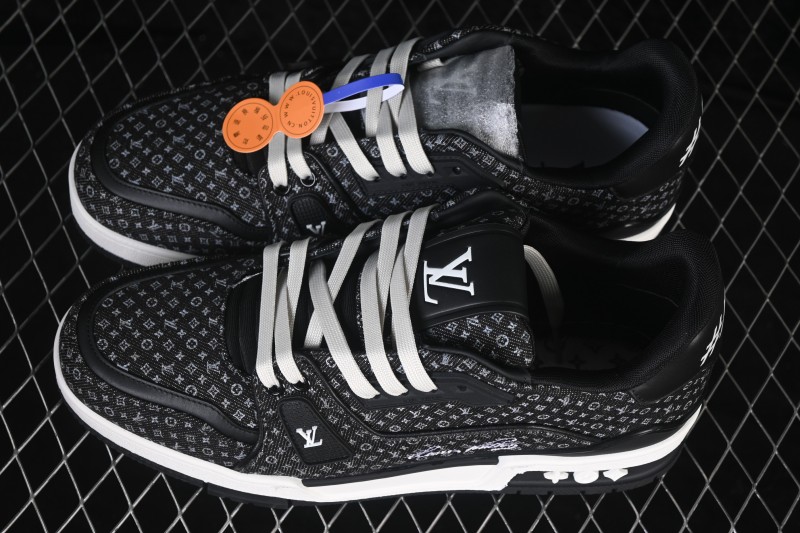 Louis Vuitton LV Trainer Sneaker - 1A9JG7