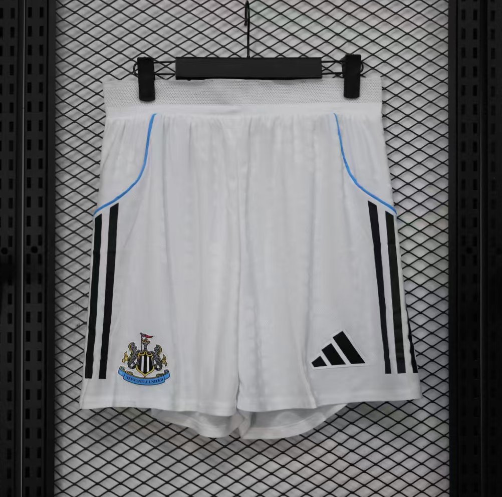 Player Version 25/26 Newcastle United Home Shorts