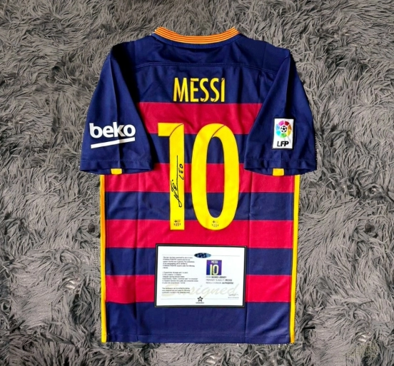 Messi 15/16 Signed Barcelona Shirt