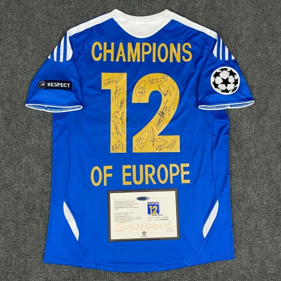 Chelsea team signed 11/12 ucl winners
